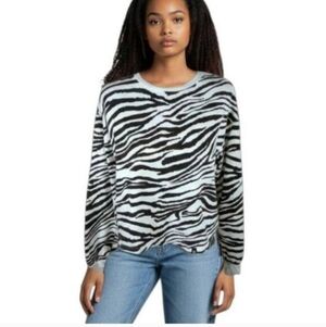 CIRCLE X BLACK & WHITE ZEBRA PRINT PULLOVER SZ.S EUC.